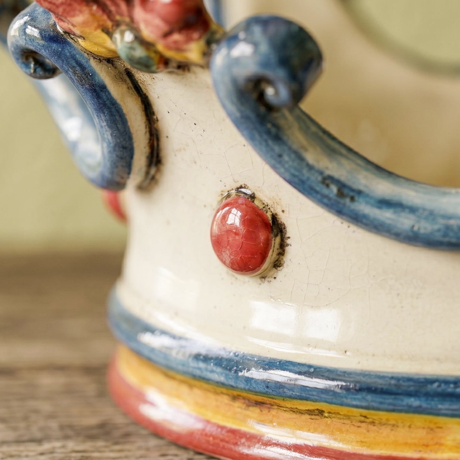 Medium Crown Catch-All Ø 27 cm / 10¾" in Caltagirone Ceramic — Decoro Sicily