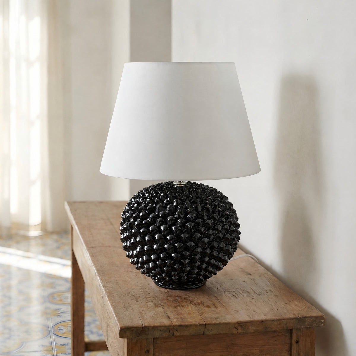 Lume a Palla Pigna, Black Line. Ceramiche Sofia, Caltagirone