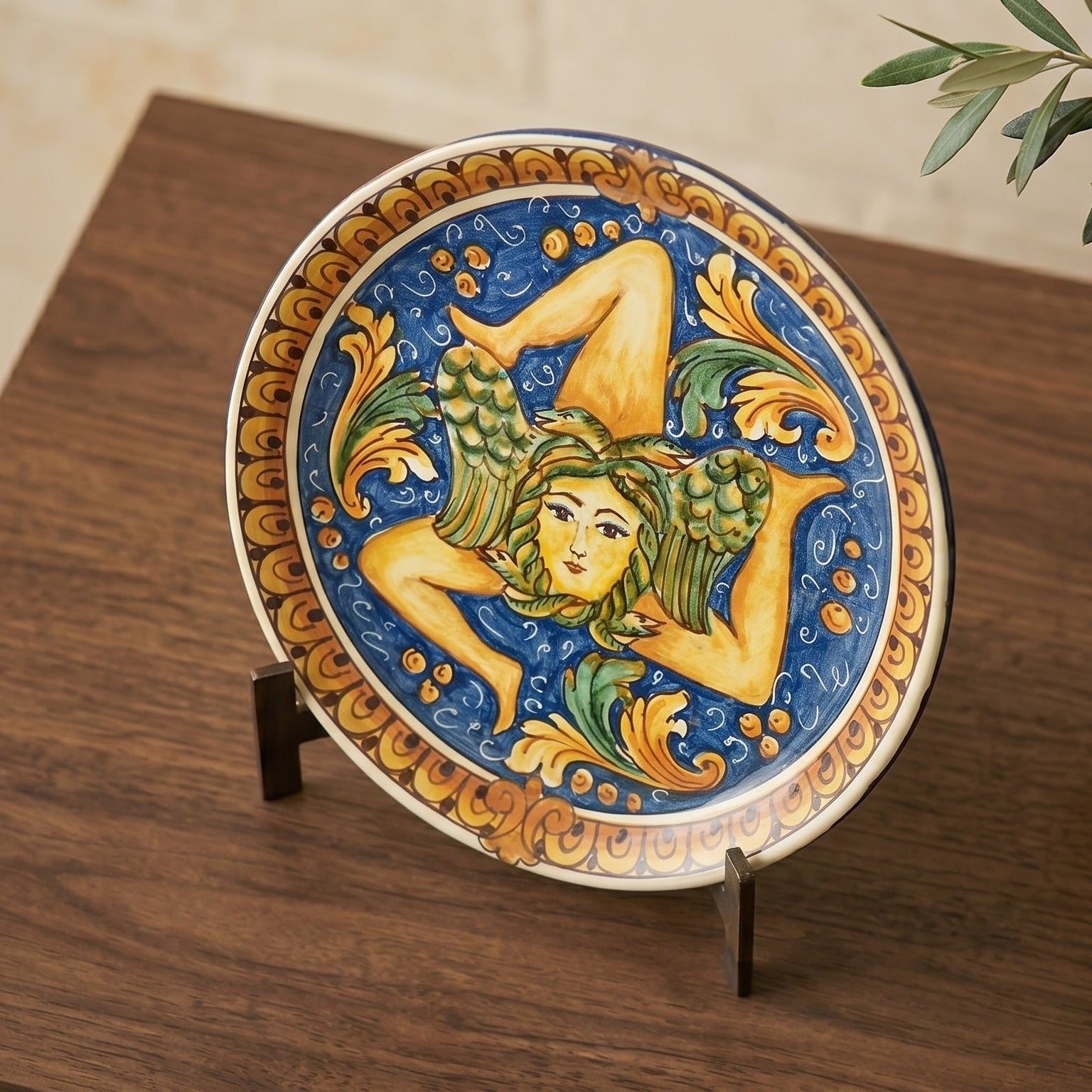 Caltagirone-Keramik Trinacria-Teller — Ornato Calatino