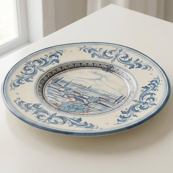 Sizilianischer Keramikteller Cappello Prete — Ätna-Landschaft, Mono Blau | Sizilianische Majolika aus Caltagirone