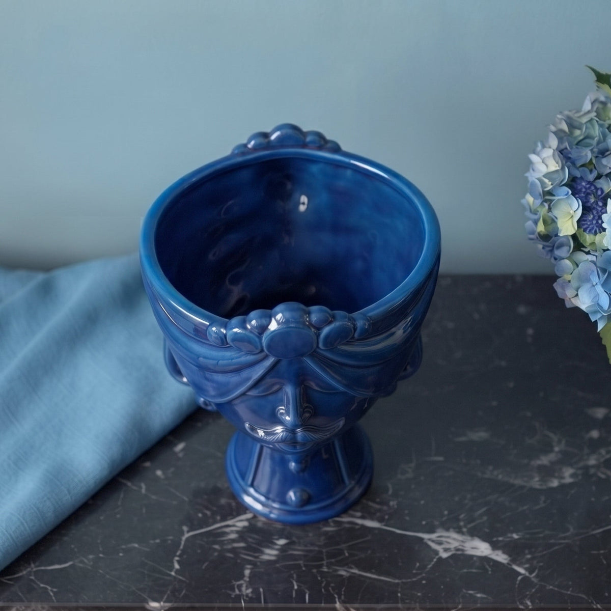 Cabeza Zahira H 30 cm, Mujer, Azul Intenso – Testa di Moro de Caltagirone, Sicilia