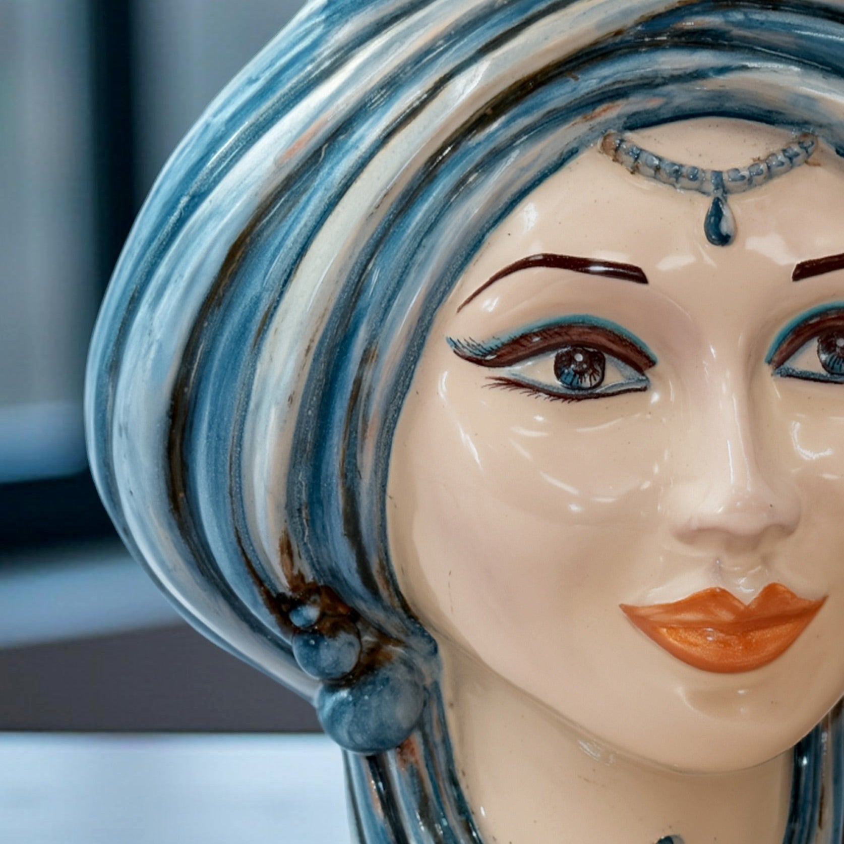 Testa h 30 in mono blu donna - Modern Moorish heads Sofia Ceramiche
