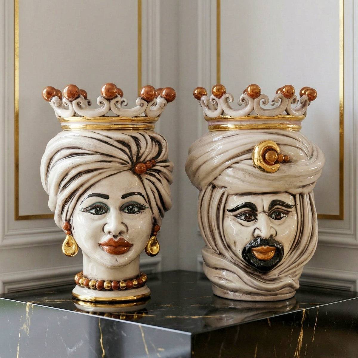 Tête Touareg à Couronne H 20 cm – Visage Brillant, Nacre Antique Or et Lustres – Testa di Moro de Caltagirone, Sicile