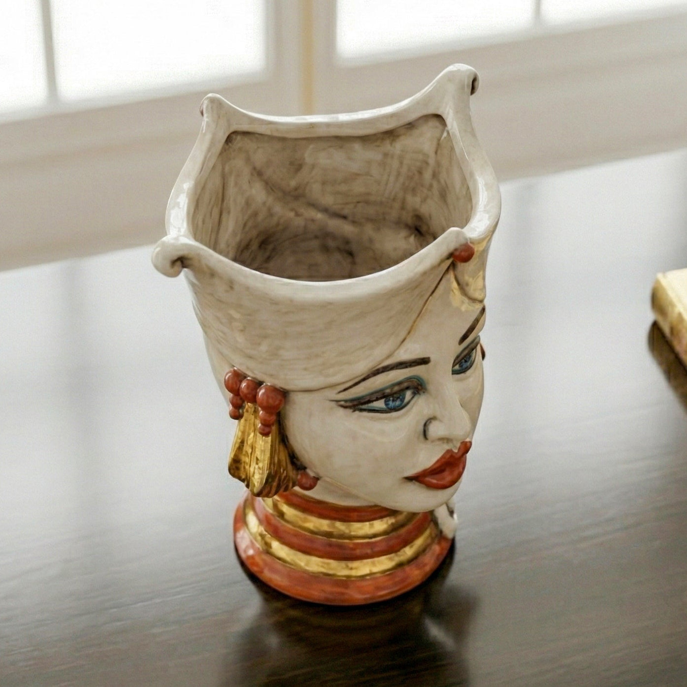 Tête de Maure Aïsha H 25 cm – Femme, Madreperla | Ceramica Caltagirone – Tête de Maure de Caltagirone, Sicile