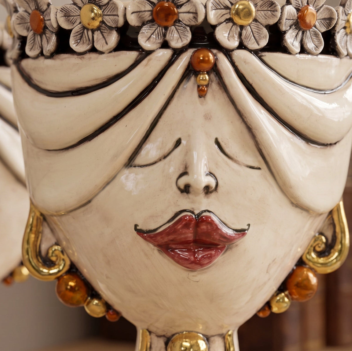 Ceramique Artisanale de Caltagirone H 30 cm - Donna, Madreperla Antichizzato | Ceramica Caltagirone | Ceramique Caltagirone - artisanat sicilien