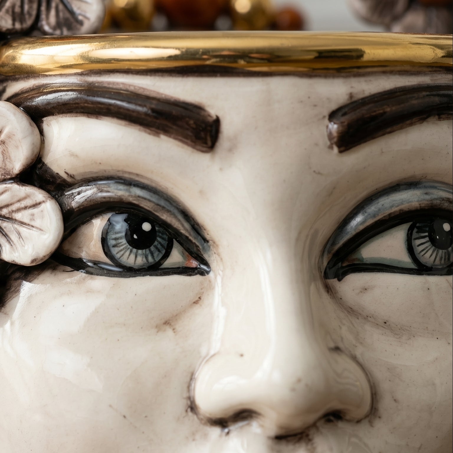 Head h 20 w/flowers w/expression mother of pearl gold and lustres female