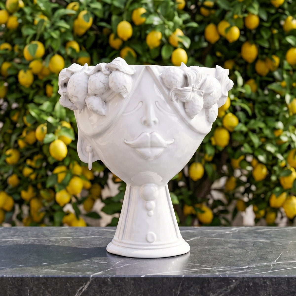 Tête de Maure Zahira H 30 cm avec Citrons – Femme, White Line – Testa di Moro de Caltagirone, Sicile