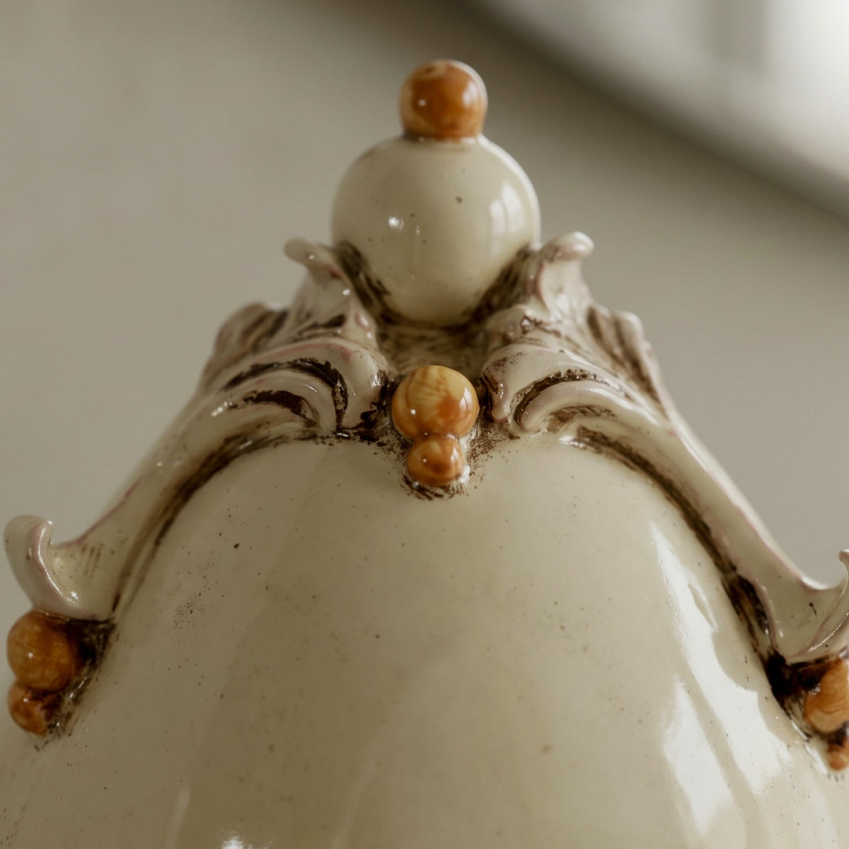 Sicilian Decorative Ceramic Egg h 22 cm / 8¾", Plastico Sofia, Ivory and Orange – Sicilian majolica handcrafted in Caltagirone