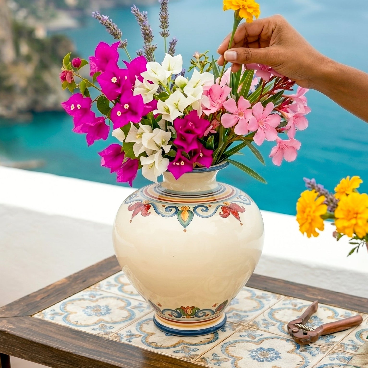 Kugelvase H 35 cm / 13¾" aus Caltagirone-Keramik — Decoro Sicily