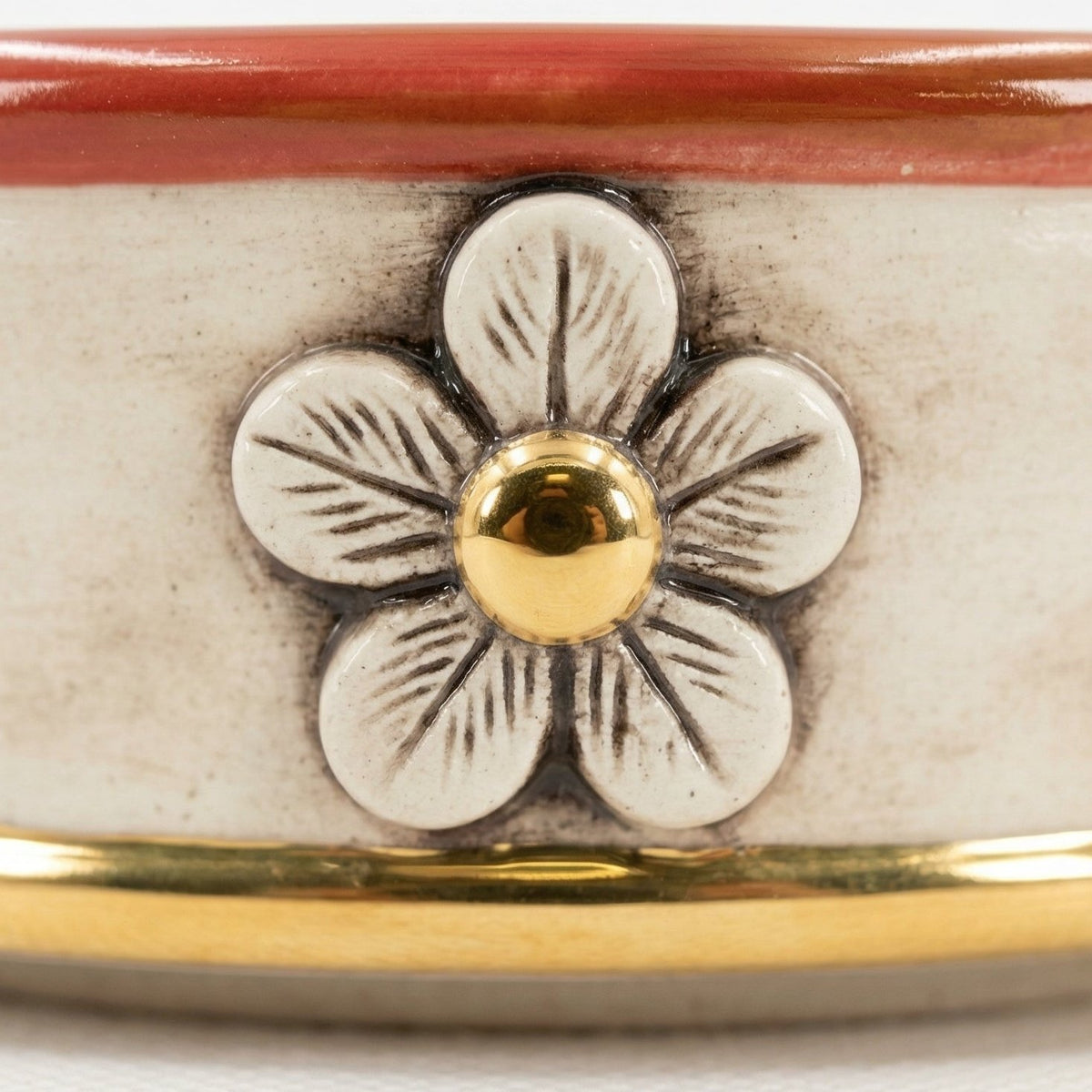 Sicilian Ceramic Centerpiece with Flowers Ø 20 cm / Ø 7¾", Antique Mother of Pearl, Gold and Lustre – Italian ceramic from Caltagirone, Sicily