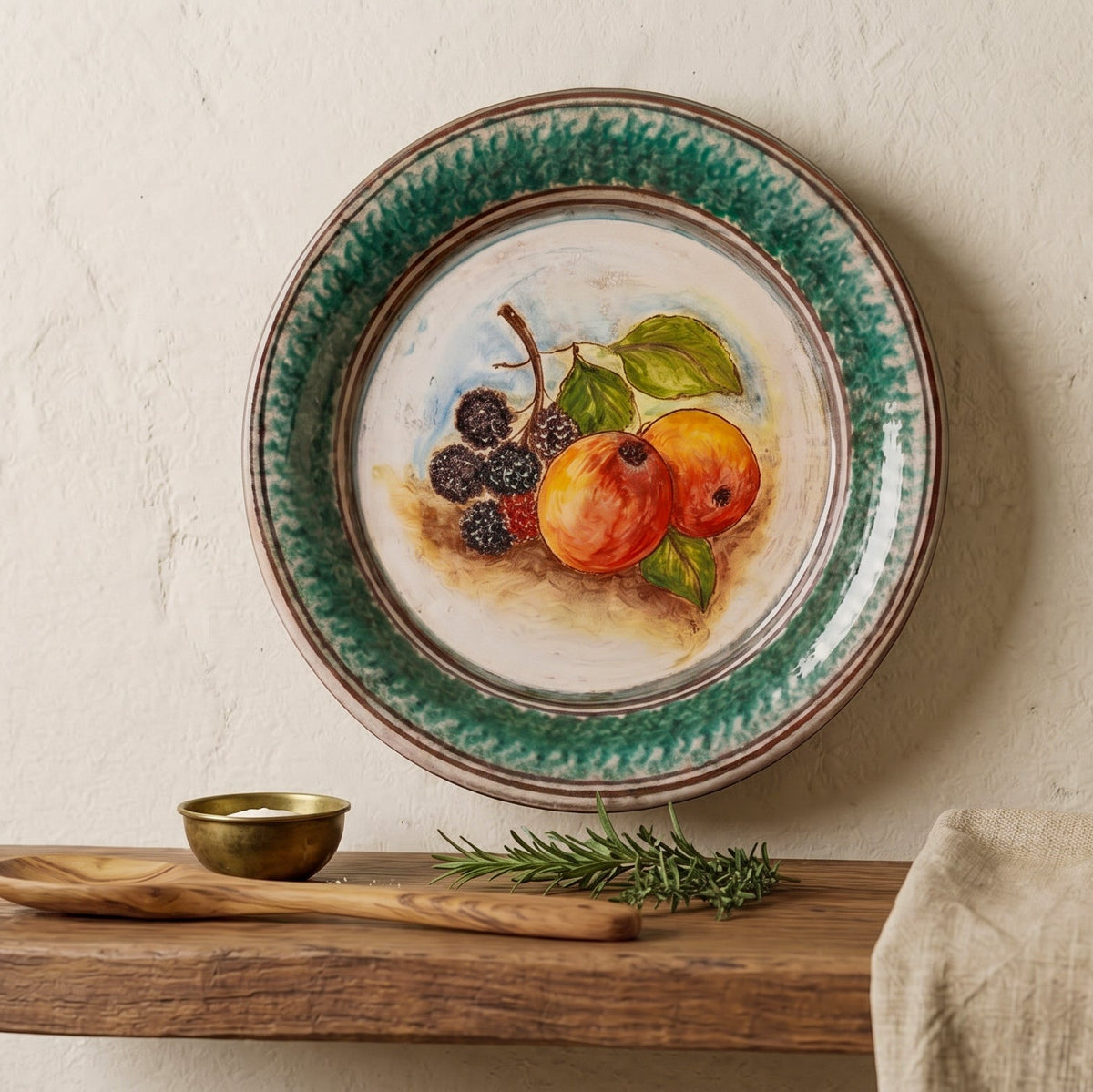 Sizilianischer Fangotto-Teller Ø 25/30/35 cm, Granatapfel und Brombeeren, Antike Reproduktionen – Italienische Keramik aus Caltagirone, Sizilien