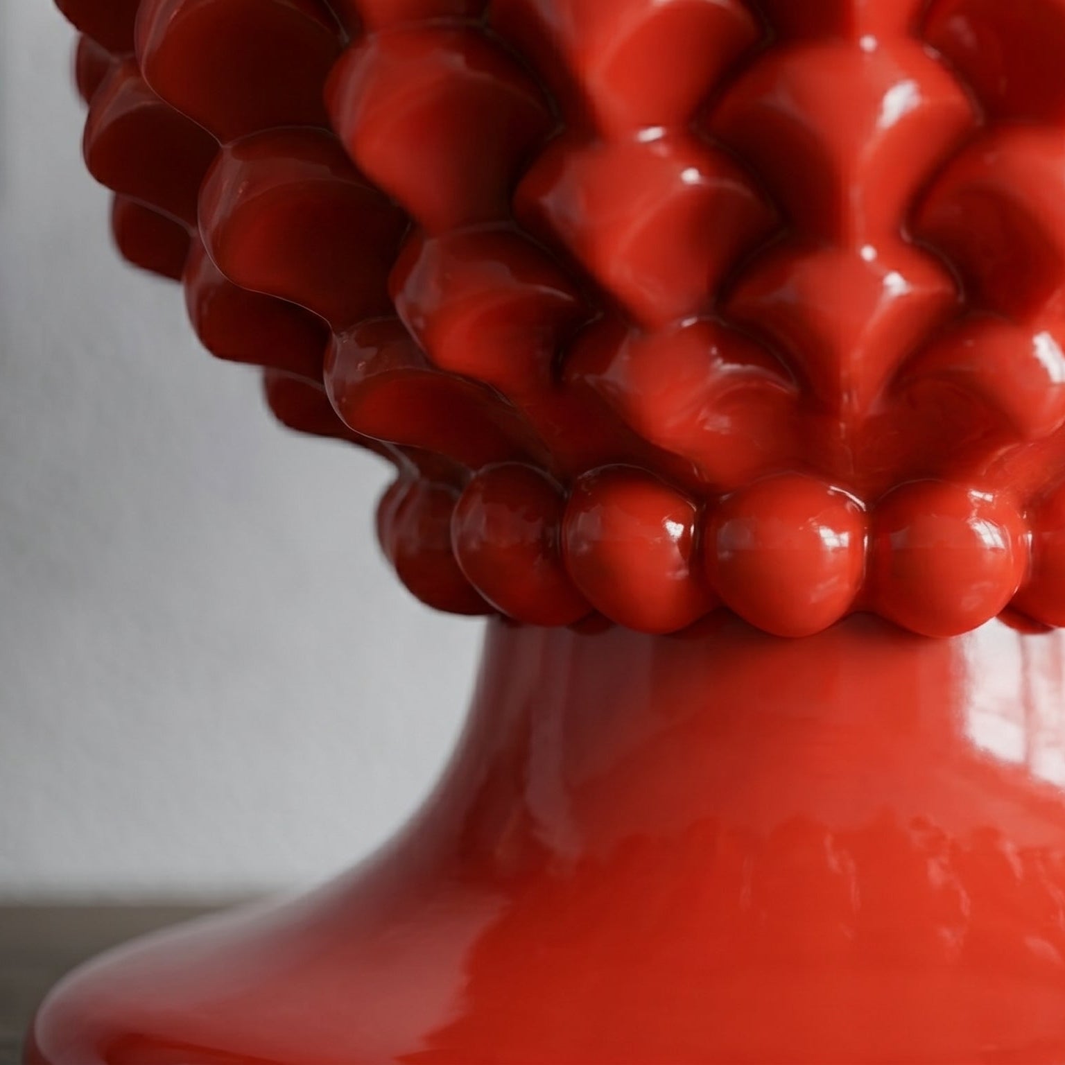 Sicilian Pine Cone Candle Holder H 18 cm / 7.1", Fire Red – Sicilian tradition from Caltagirone