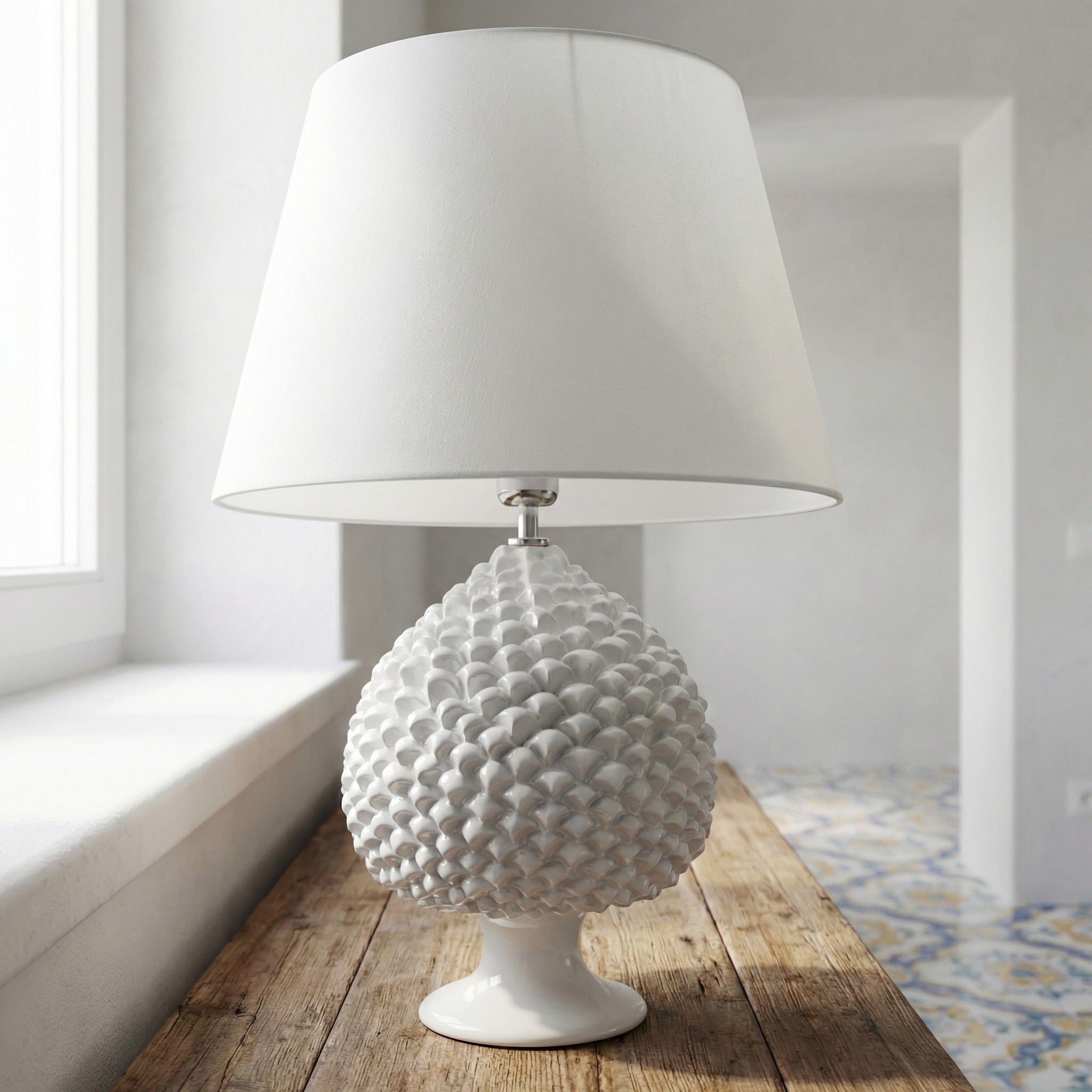 White Line hand-modeled Pigna lamp - Caltagirone Ceramics