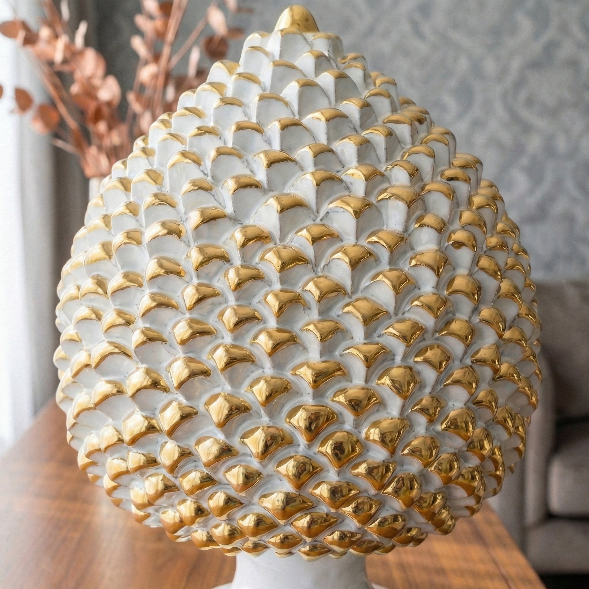 Hand-modeled pinecone from Caltagirone with pure gold, height 30 white gold