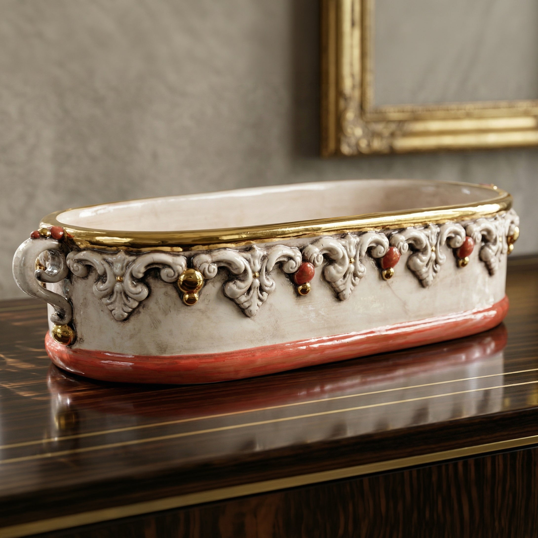 Low oval box 35×8 plastic Sofia mother of pearl antique gold and lustre