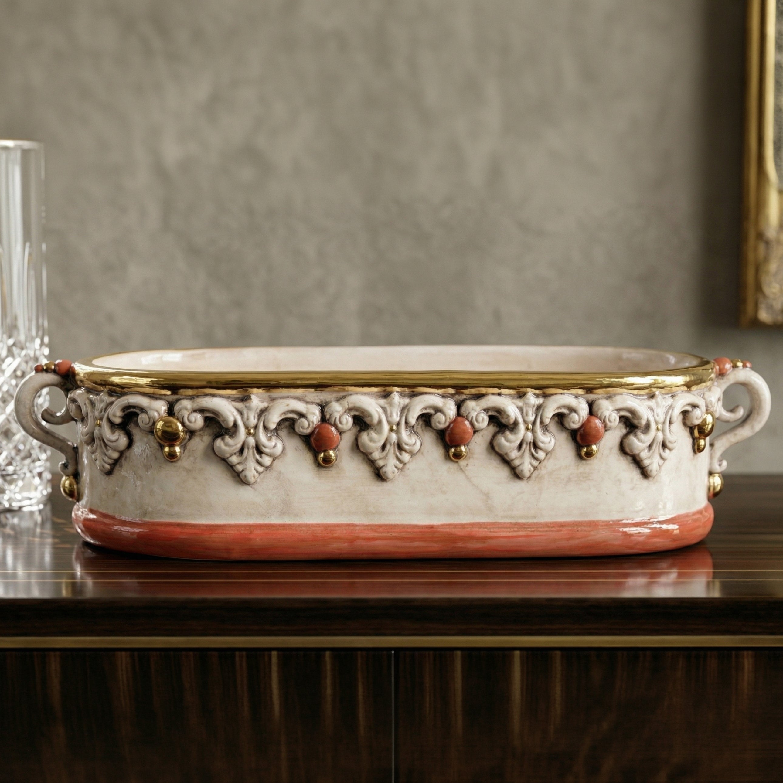 Low oval box 35×8 plastic Sofia mother of pearl antique gold and lustre