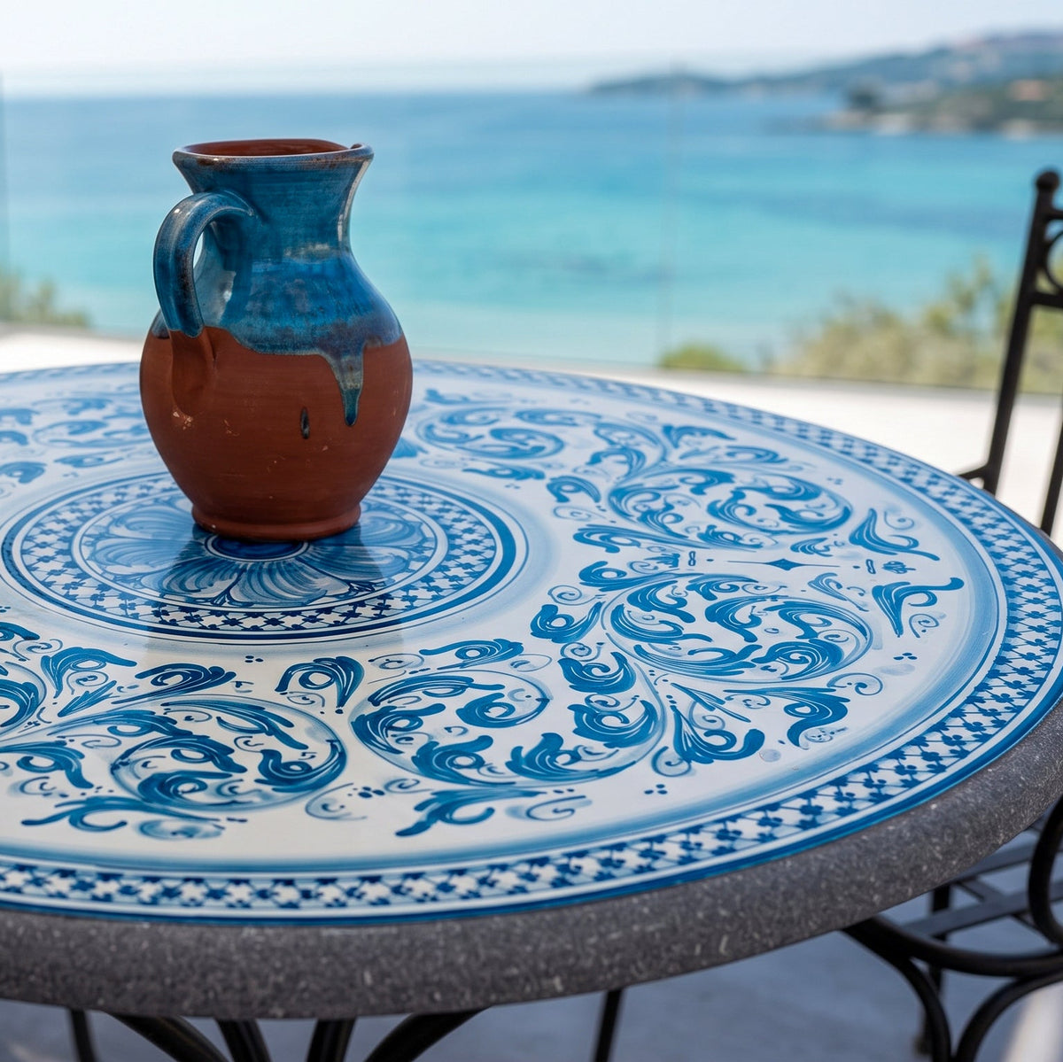 Table en Majolique Sicilienne - Monocromia di Bleu | Majolique sicilienne de Caltagirone