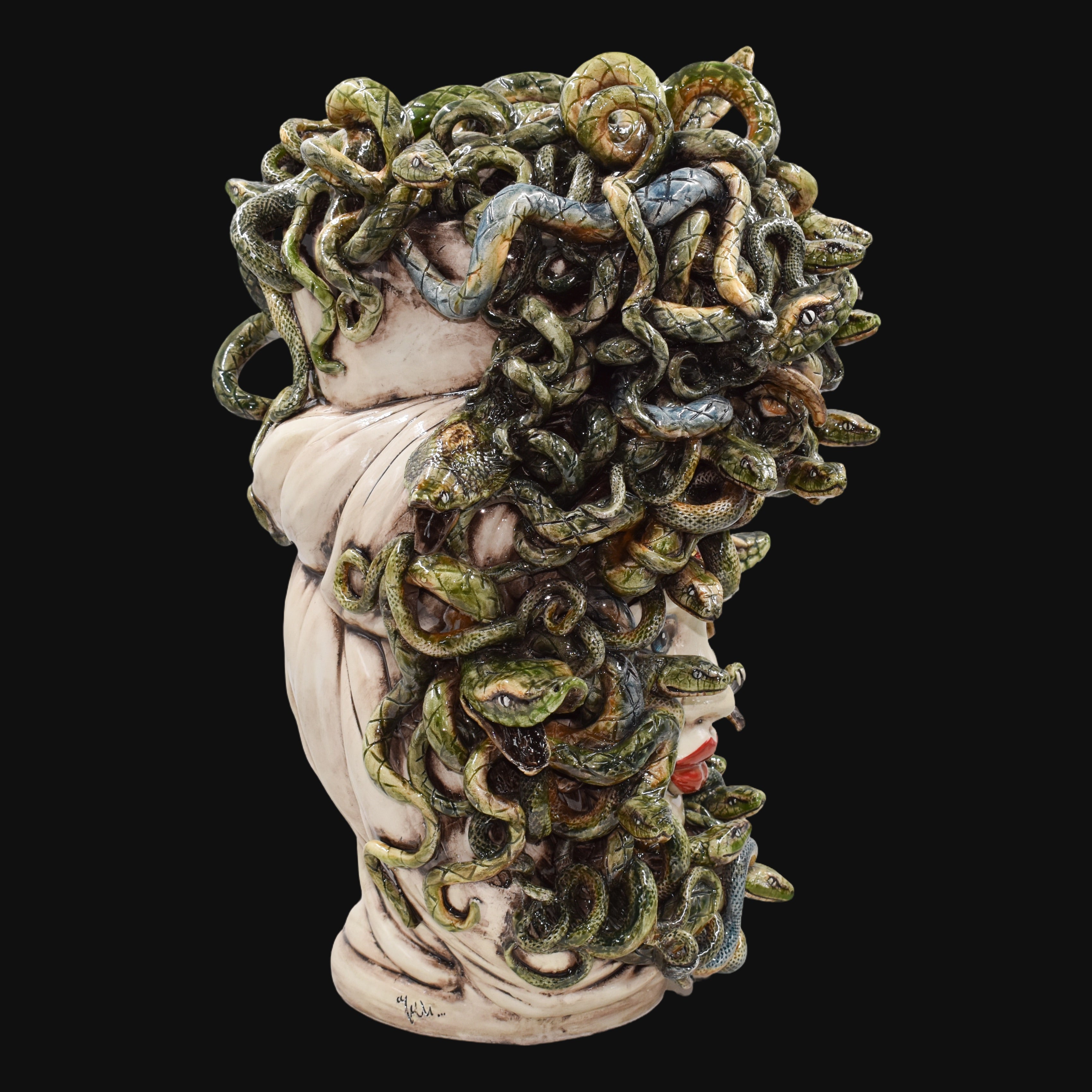 Medusa head h 48 mother of pearl antique gold and lustre