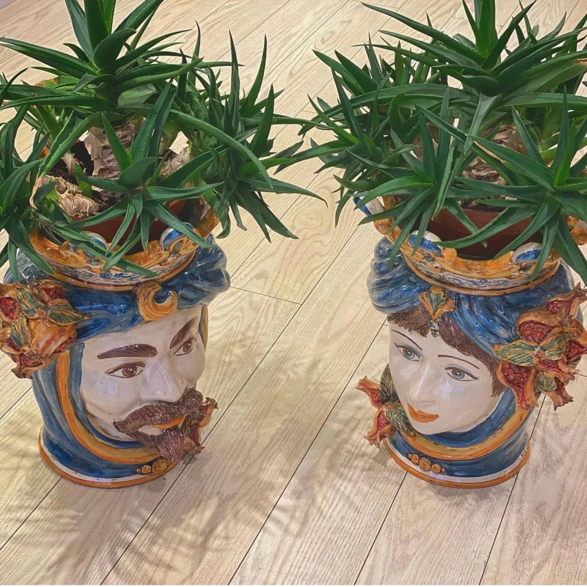 Ceramic Head with pomegranate h 40 blu/orange male
