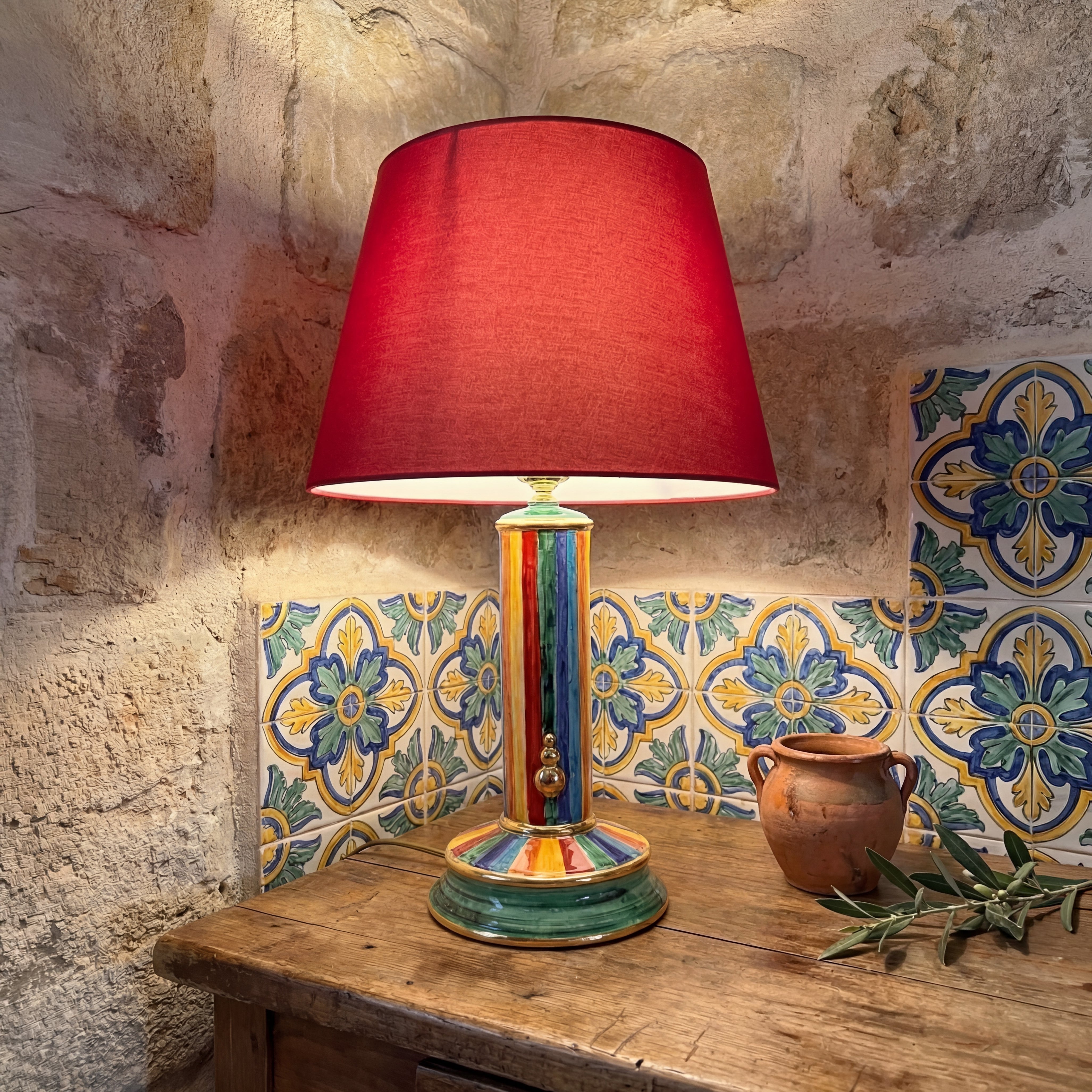 Lume cilindro h 60 cm White and Color in ceramica di Caltagirone - Ceramiche di Caltagirone Sofia