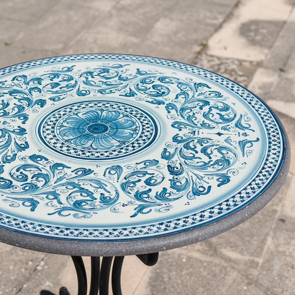 Tavolo in pietra lavica con decoro in monocromia di blu - Ceramiche di Caltagirone Sofia
