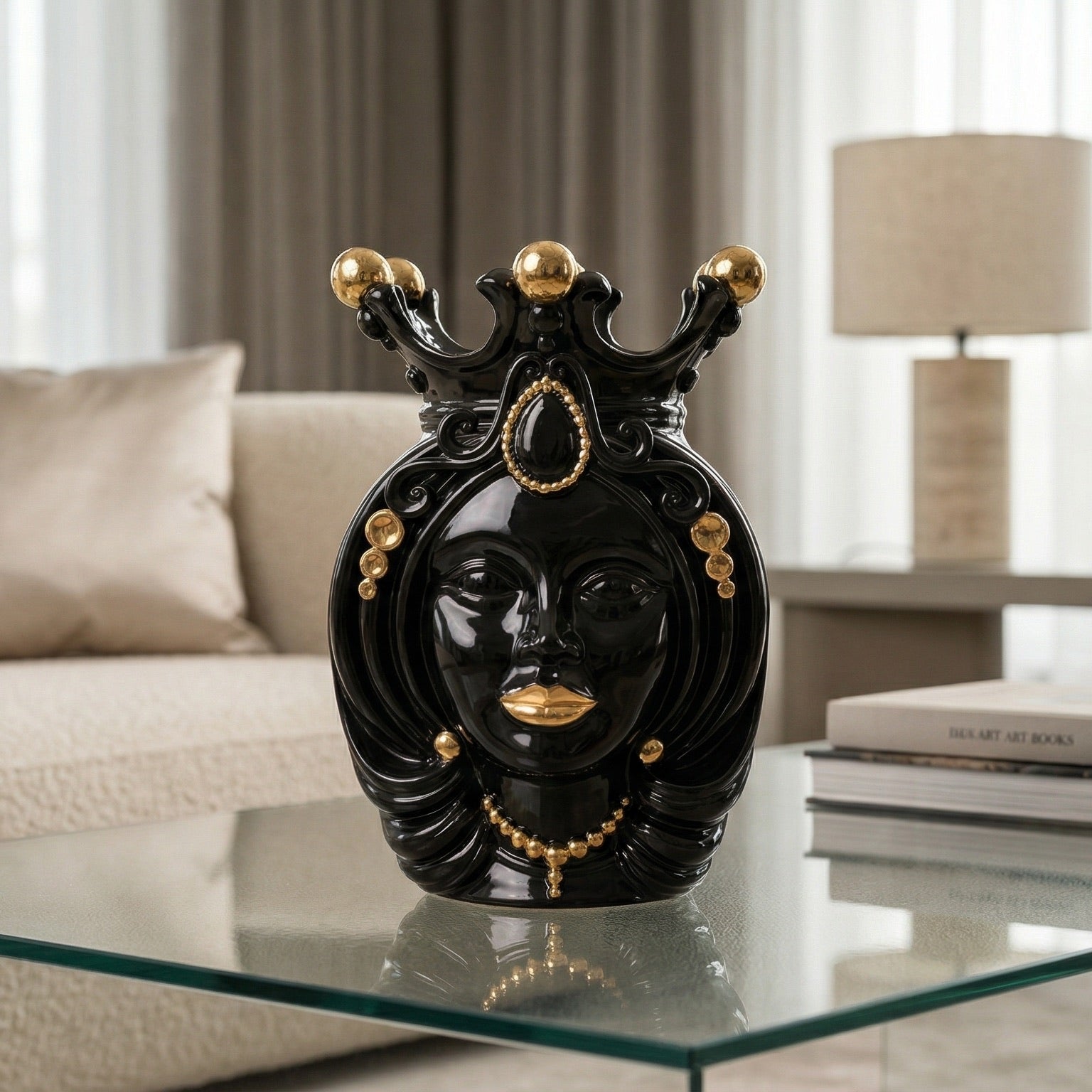 Tête de Maure Sicilienne H 38 cm – Femme, Black And Gold – Testa di Moro de Caltagirone, Sicile