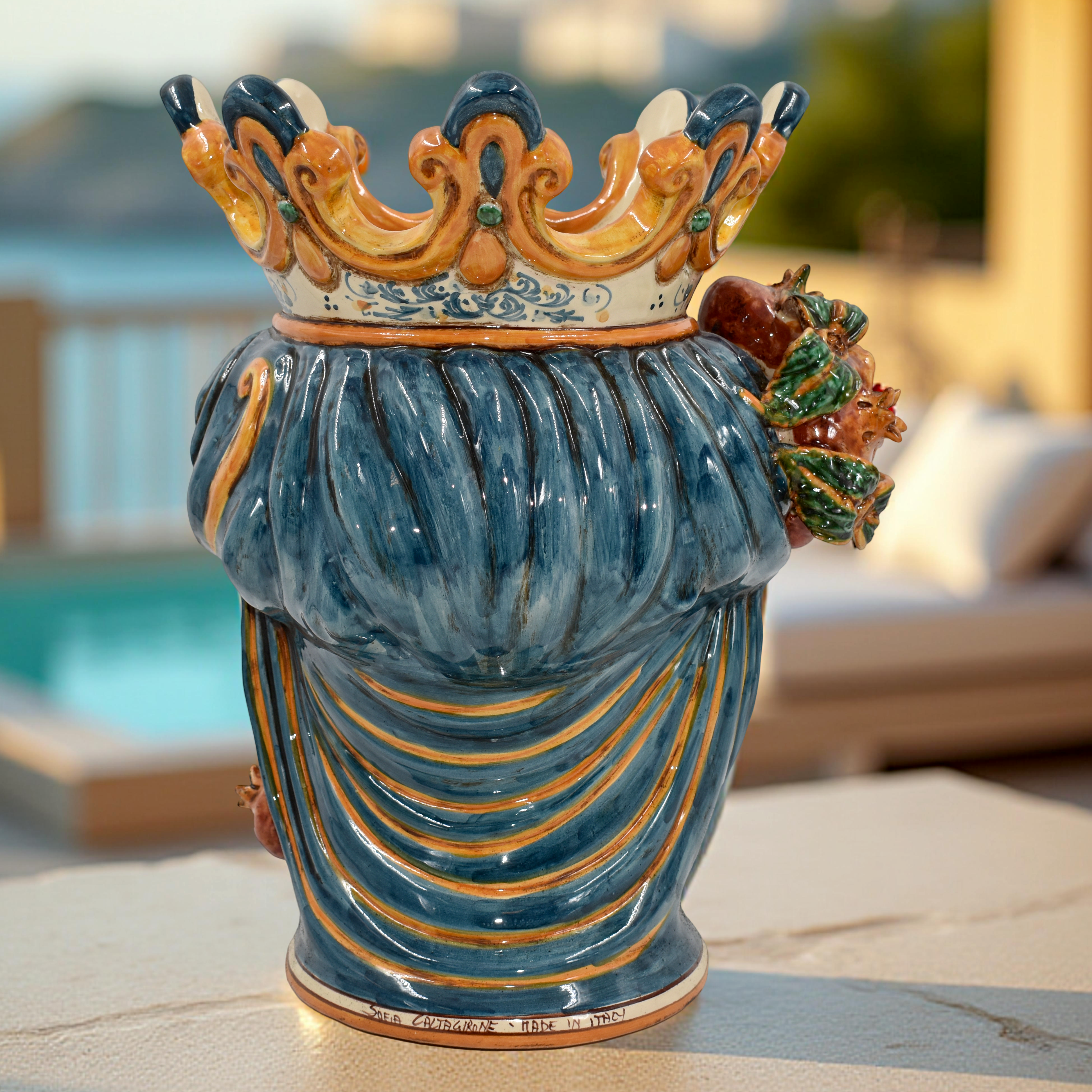 Testa h 40 melograni blu e arancio maschio bianco - Ceramiche di Caltagirone Sofia