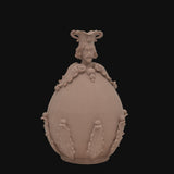 Uovo a personaggio uomo Tortora Opaco, decoro barocco e testa maschile. Ceramica siciliana di Caltagirone, Sofia