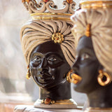 Testa Tuareg, Donna, Madreperla Antichizzato Oro e Lustri, corona e dettagli dorati. Ceramica siciliana di Caltagirone, Sofia