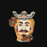 Ceramiche di Caltagirone fatti a mano: vaso volto con corona e frutti, arte tradizionale siciliana