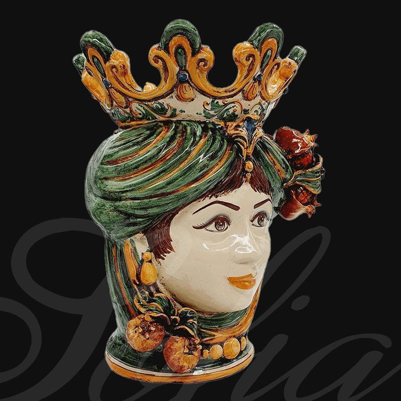 Testa di donna in ceramica di Caltagirone fatta a mano con corona dorata, turbante verde e melograni arancio