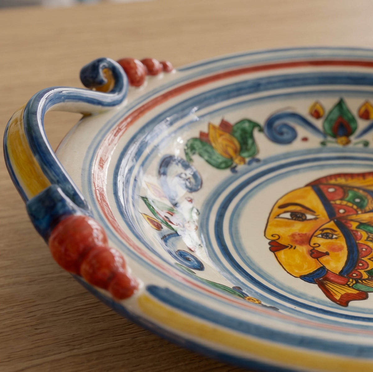 Sizilianischer Tafelaufsatz Keramik Ø 30/40 cm, Fisch-Dekor – Sizilianische Majolika aus Caltagirone