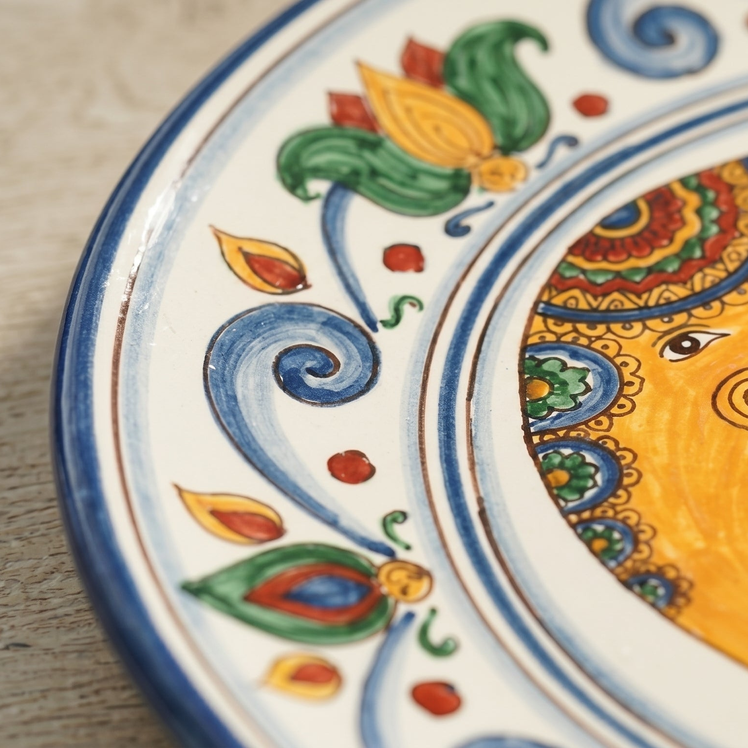 Sicilian Ceramic Elephant Ø 35 cm / Ø 13.8" – Caltagirone Ceramic – Sicilian artisan tradition