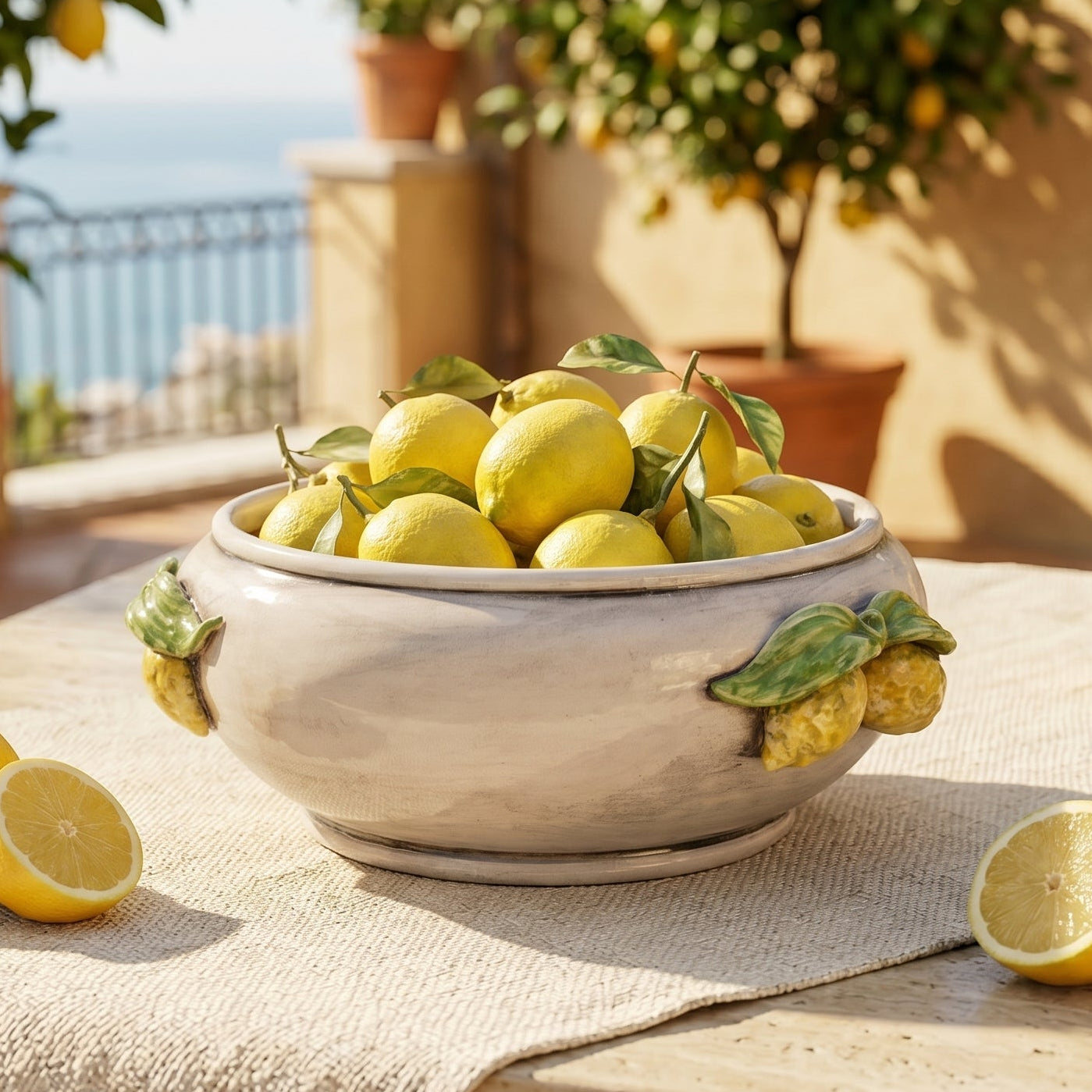 Centro de Mesa Cerámica Siciliana Ø 25 cm, Limones Sicilianos, Madreperla – Mayólica siciliana hecha a mano en Caltagirone