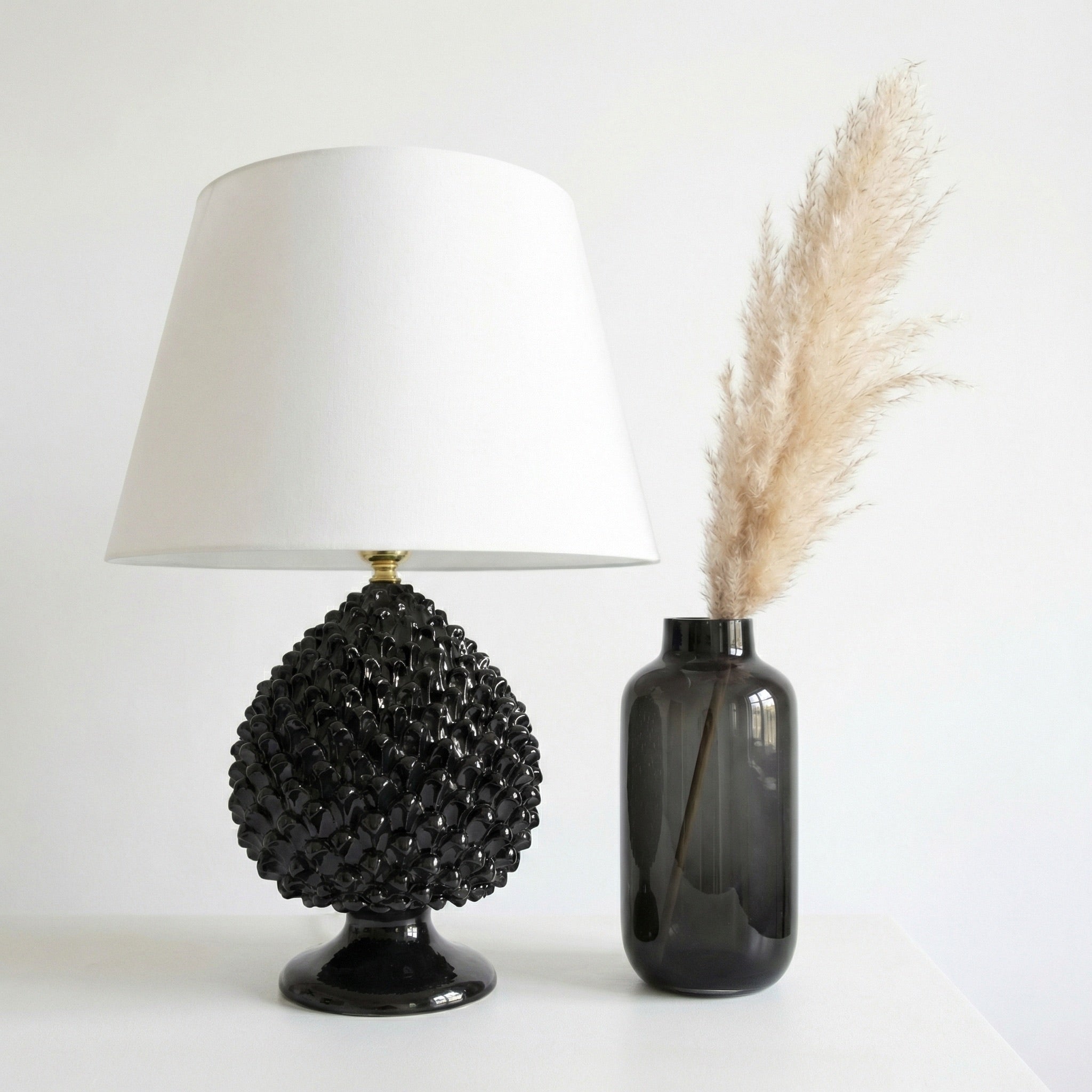 Sicilian Pine Cone Lamp, Black Line – Caltagirone Ceramic – Italian ceramic lamp tradition