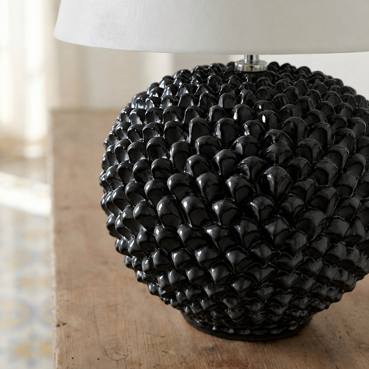 Lume a Palla Pigna, Black Line. Ceramiche Sofia, Caltagirone
