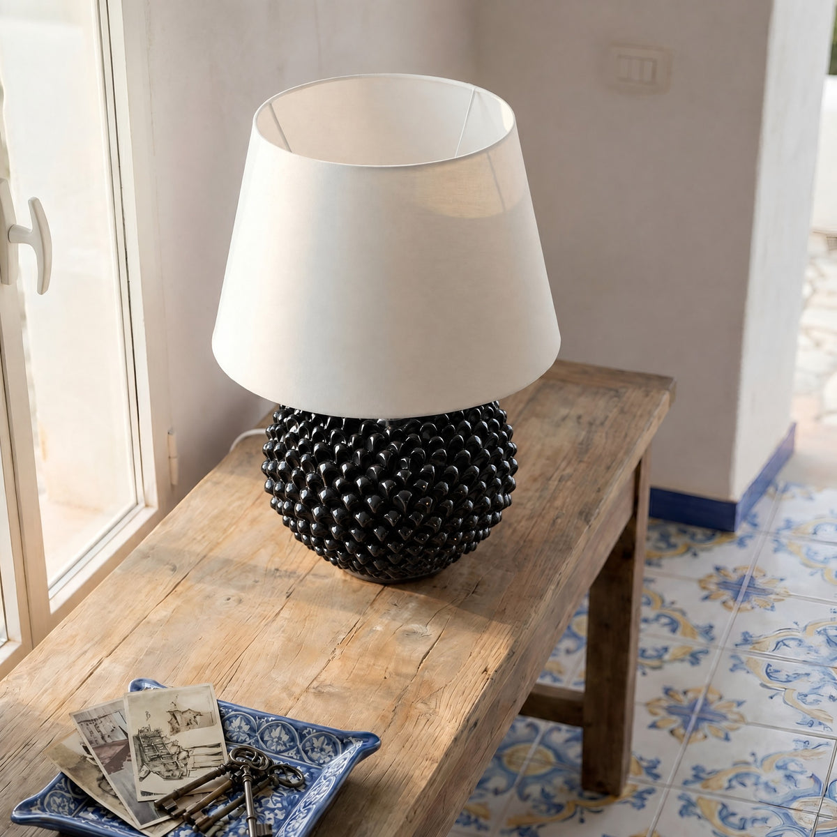Lume a Palla Pigna, Black Line. Ceramiche Sofia, Caltagirone