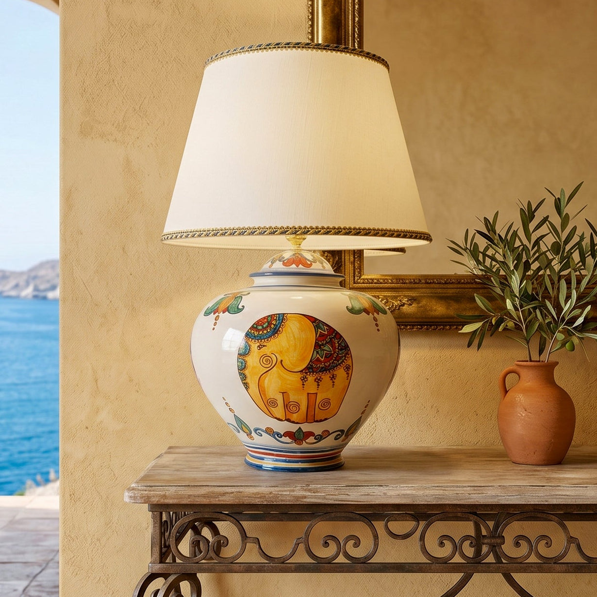 Kugel-Tischlampe H 25/35 cm aus Caltagirone-Keramik — Elefanten-Dekor