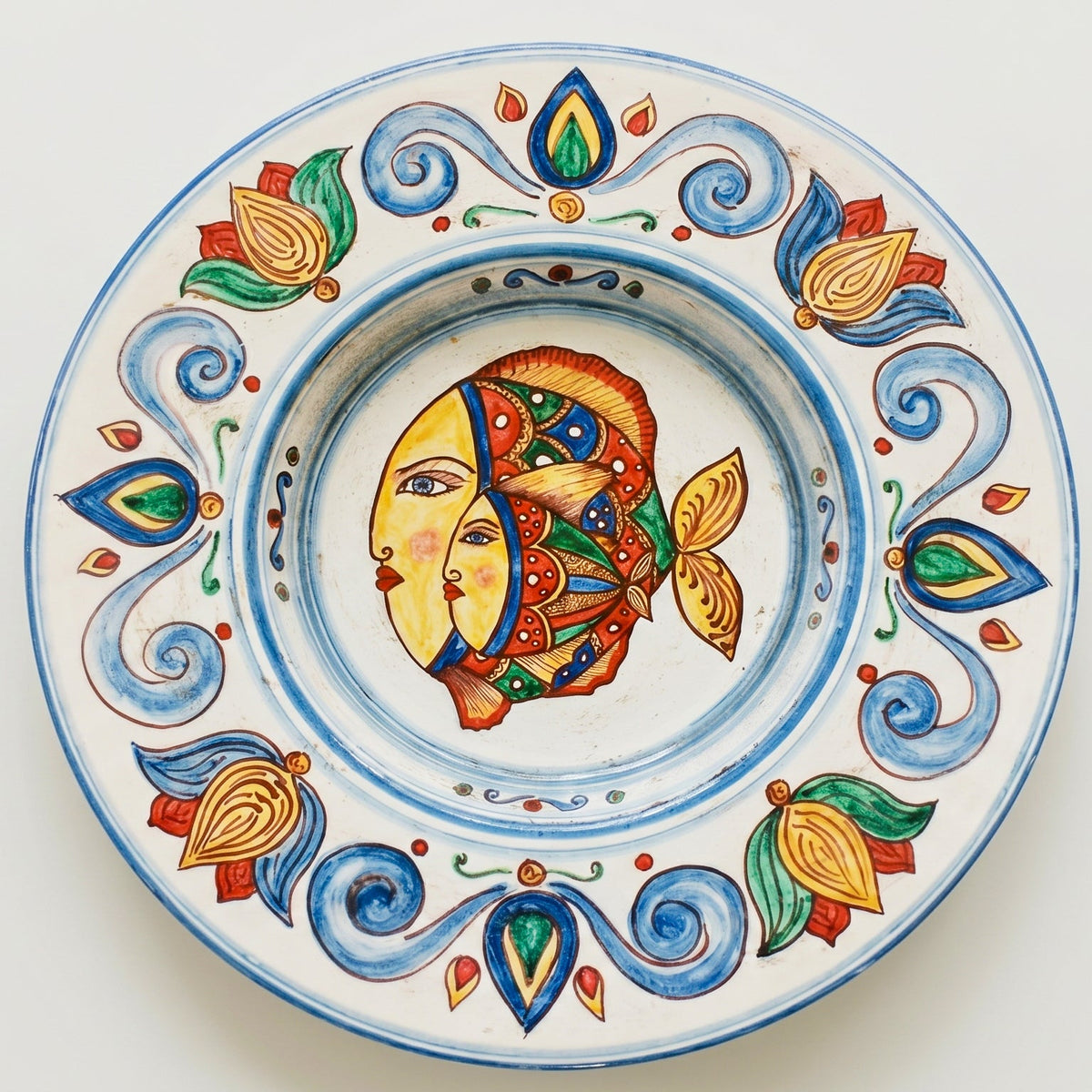 Cappello Prete Plate Ø 40 cm / 15¾" in Caltagirone Ceramic — Fish Décor