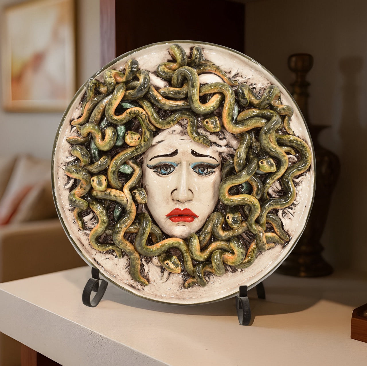 Piatto in ceramica medusa Ø 45 madreperla antichizzato