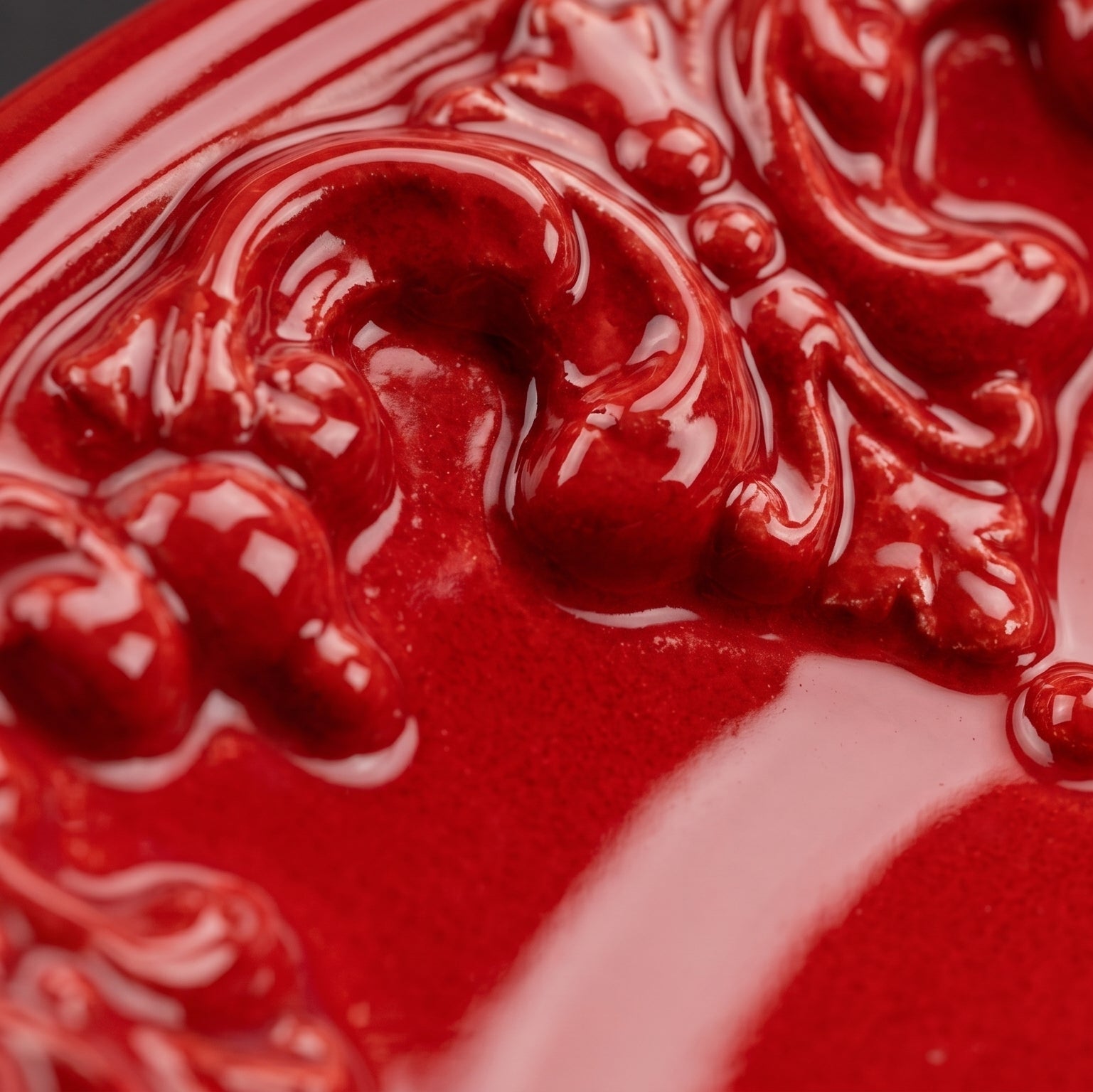 Assiette Sicilienne en Ceramique - Plastico Sofia, Rouge Feu | Majolique sicilienne de Caltagirone