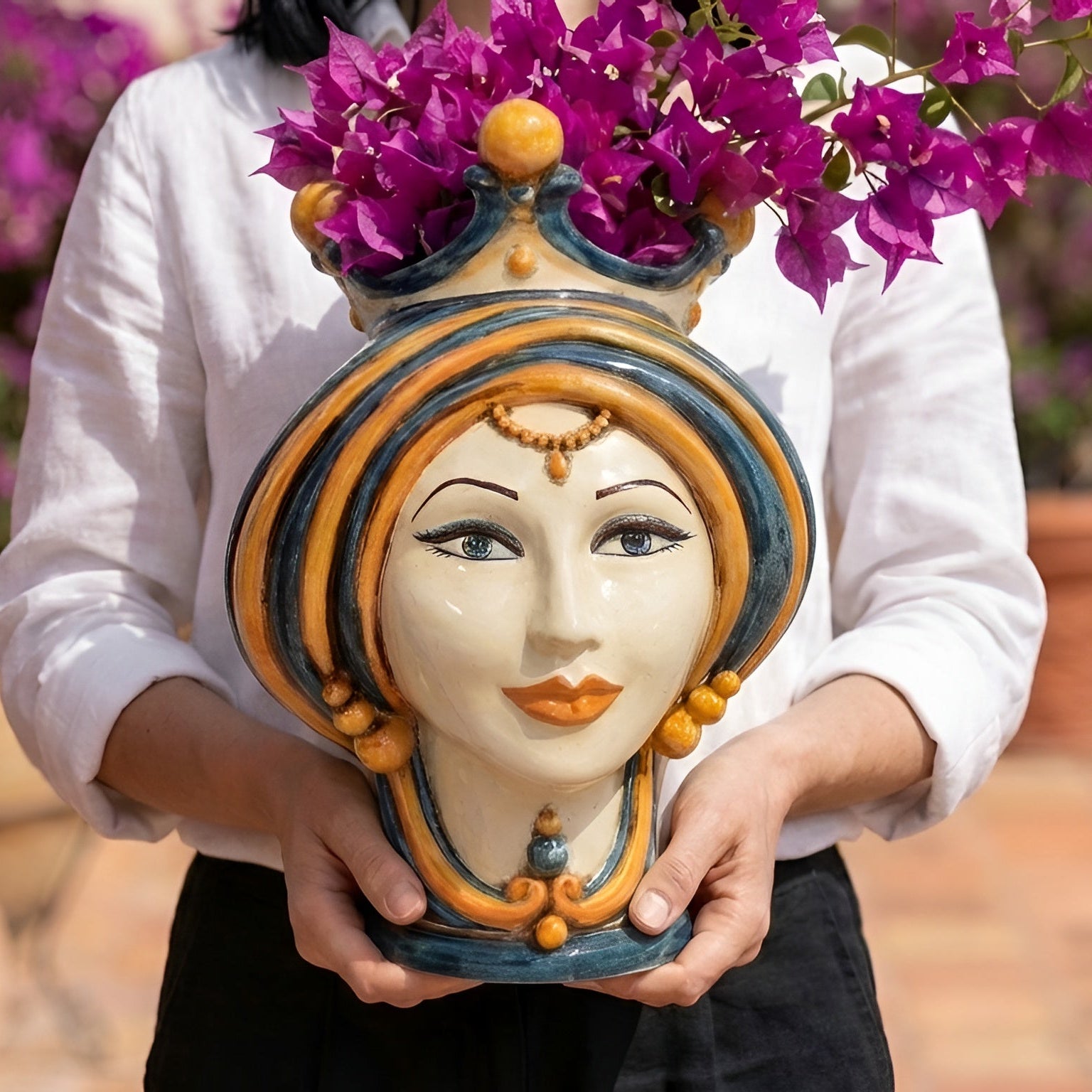 Moro-Kopf-Vase H 30 cm, Blau und Orange – Testa di Moro aus Caltagirone, Sizilien