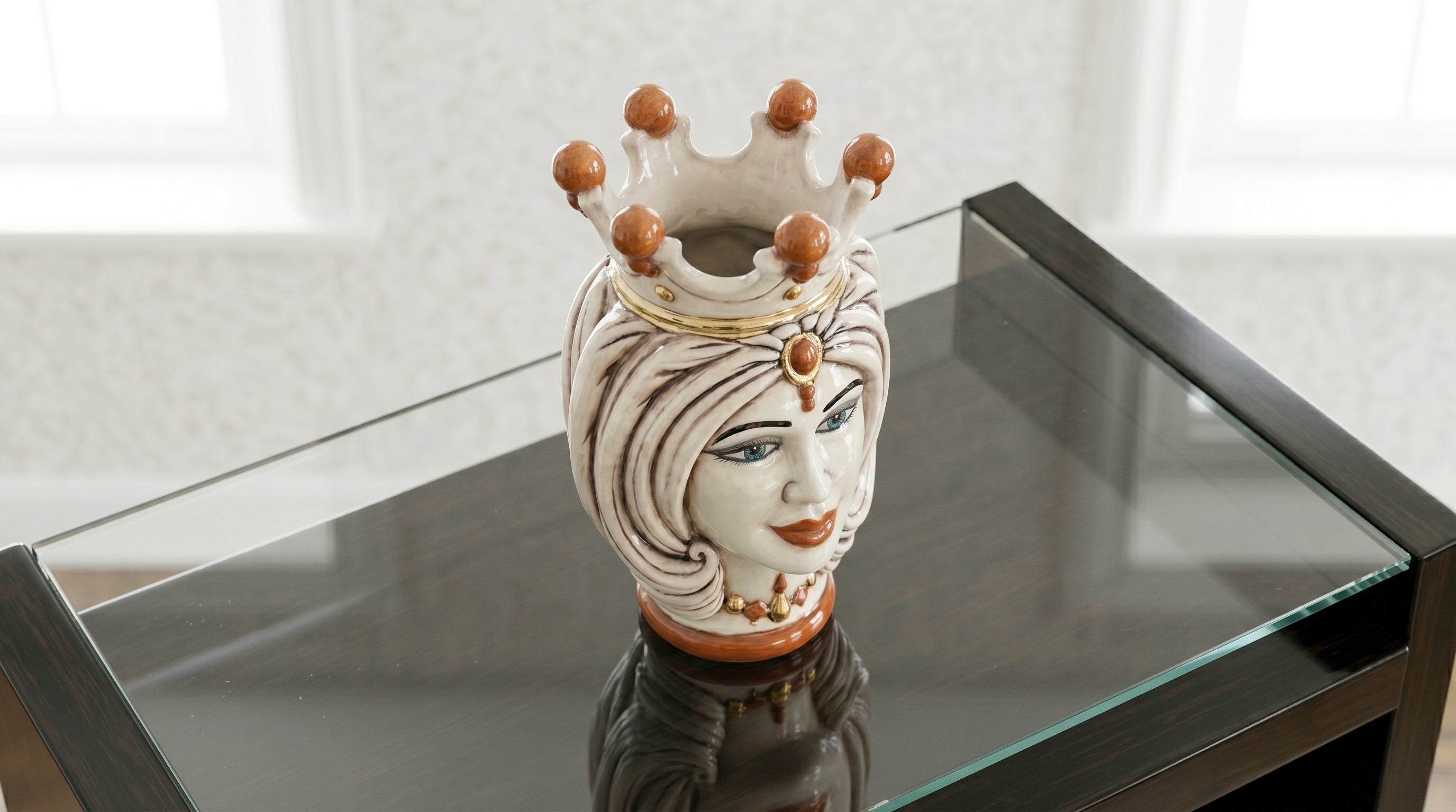 Testa di Moro H 25 cm avec Turban – Femme, Madreperla – Tête de Maure de Caltagirone, Sicile