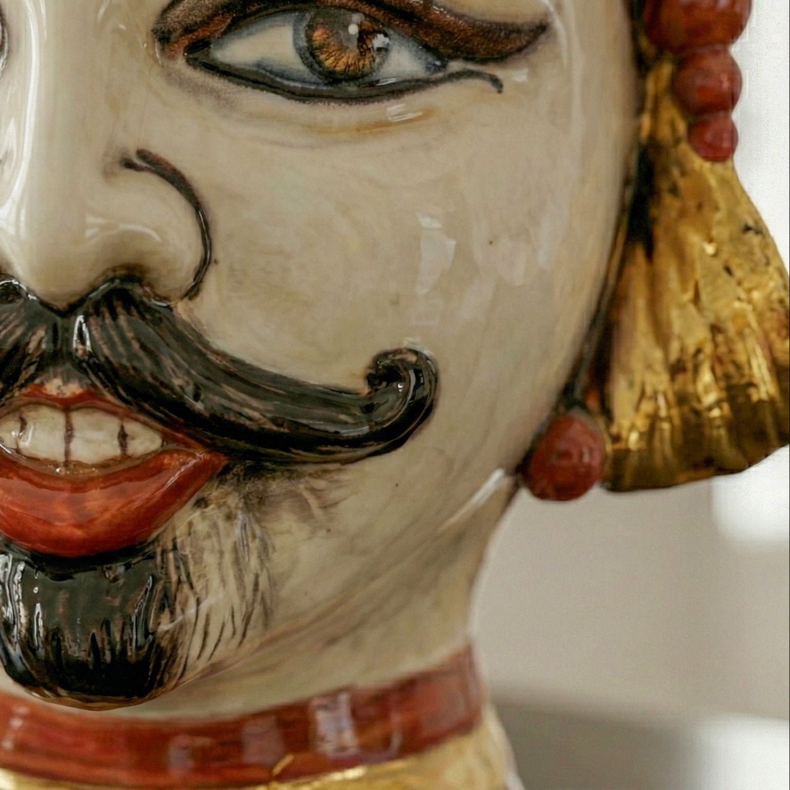 Tête de Maure Aïsha H 25 cm – Homme, Nacre Antique – Testa di Moro de Caltagirone, Sicile