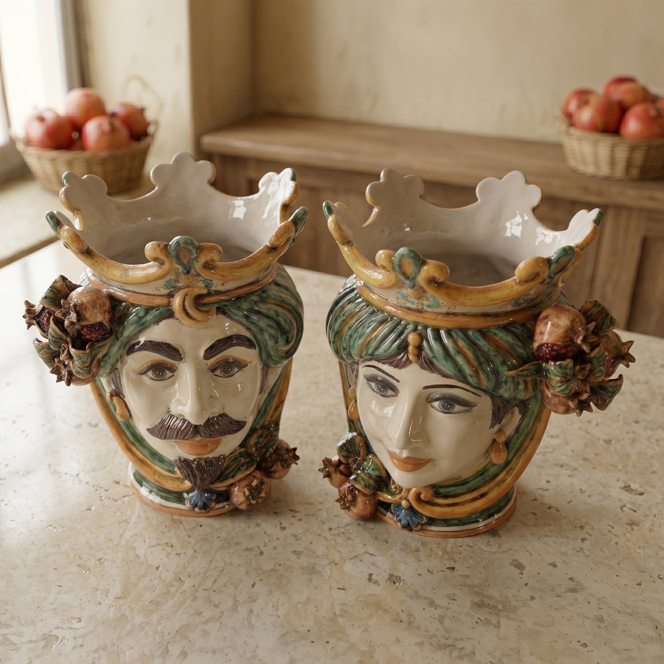 Ceramic Head with pomegranate h 25 green/orange male
