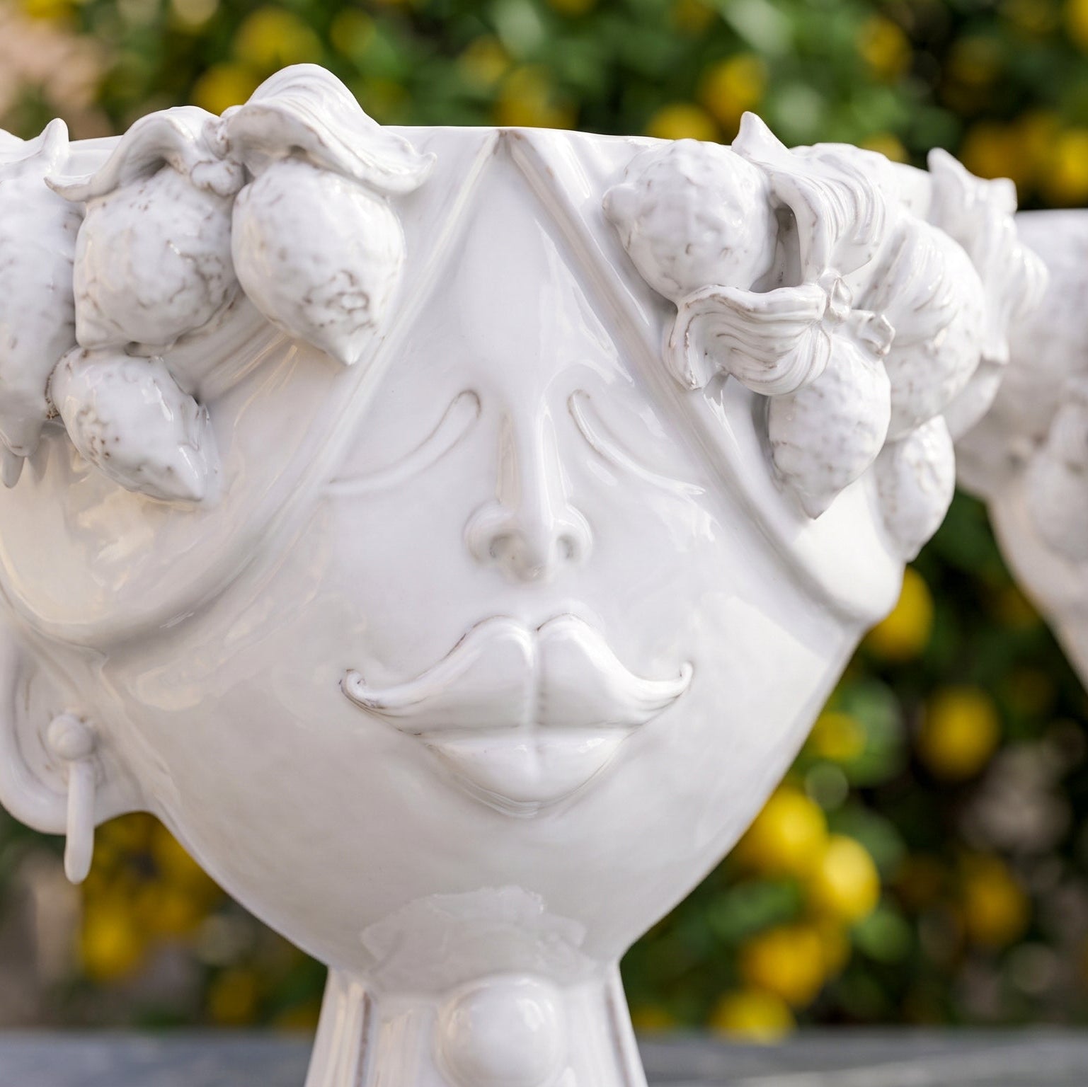 Tête de Maure Zahira H 30 cm avec Citrons – Femme, White Line – Testa di Moro de Caltagirone, Sicile
