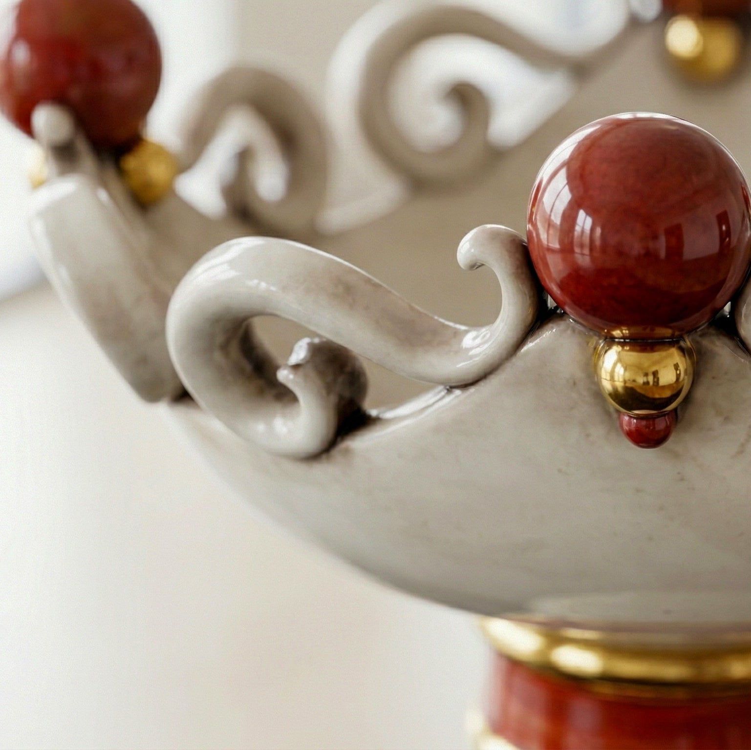 Italian Ceramic Vase H 30 cm / 11.8", Antique Mother of Pearl – Italian ceramic from Caltagirone, Sicily