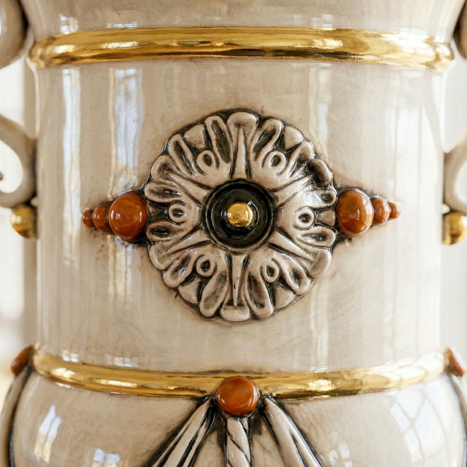 Bodenvase Monumentalvase H 31 cm, Perlmutt – Sizilianische Majolika aus Caltagirone