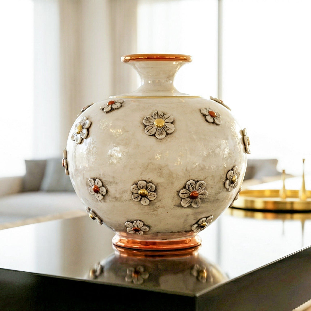 Vase Boule avec Fleurs H 35 cm, Nacre Antiquée, Or et Lustres – Céramique italienne de Caltagirone, Sicile