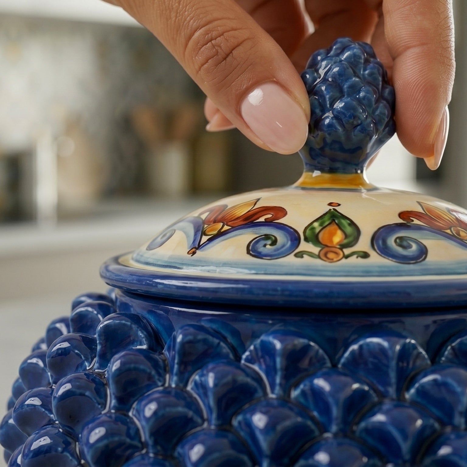 Pine Cone Biscuit Jar Ø 20 cm / 7¾" Deep Blue in Caltagirone Ceramic — Decoro Sicily
